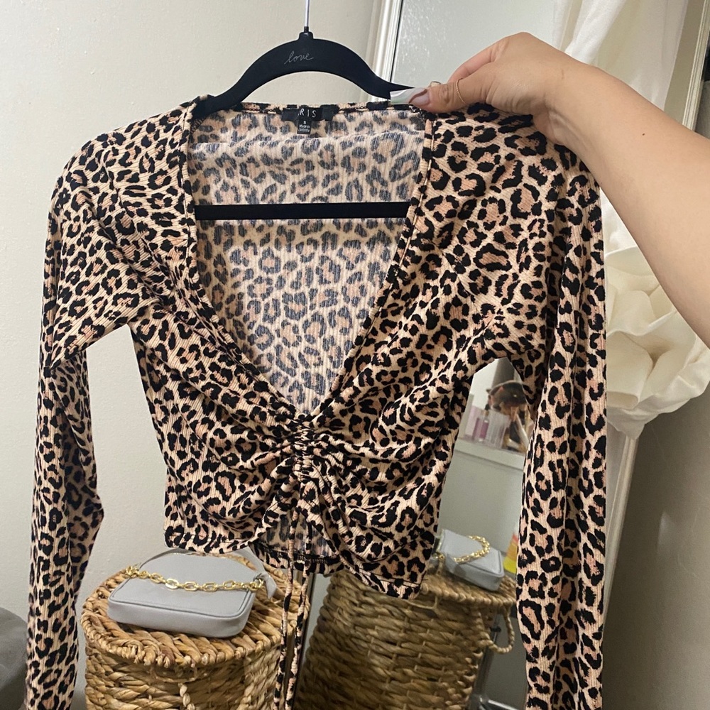 Long sleeve Cheetah print top